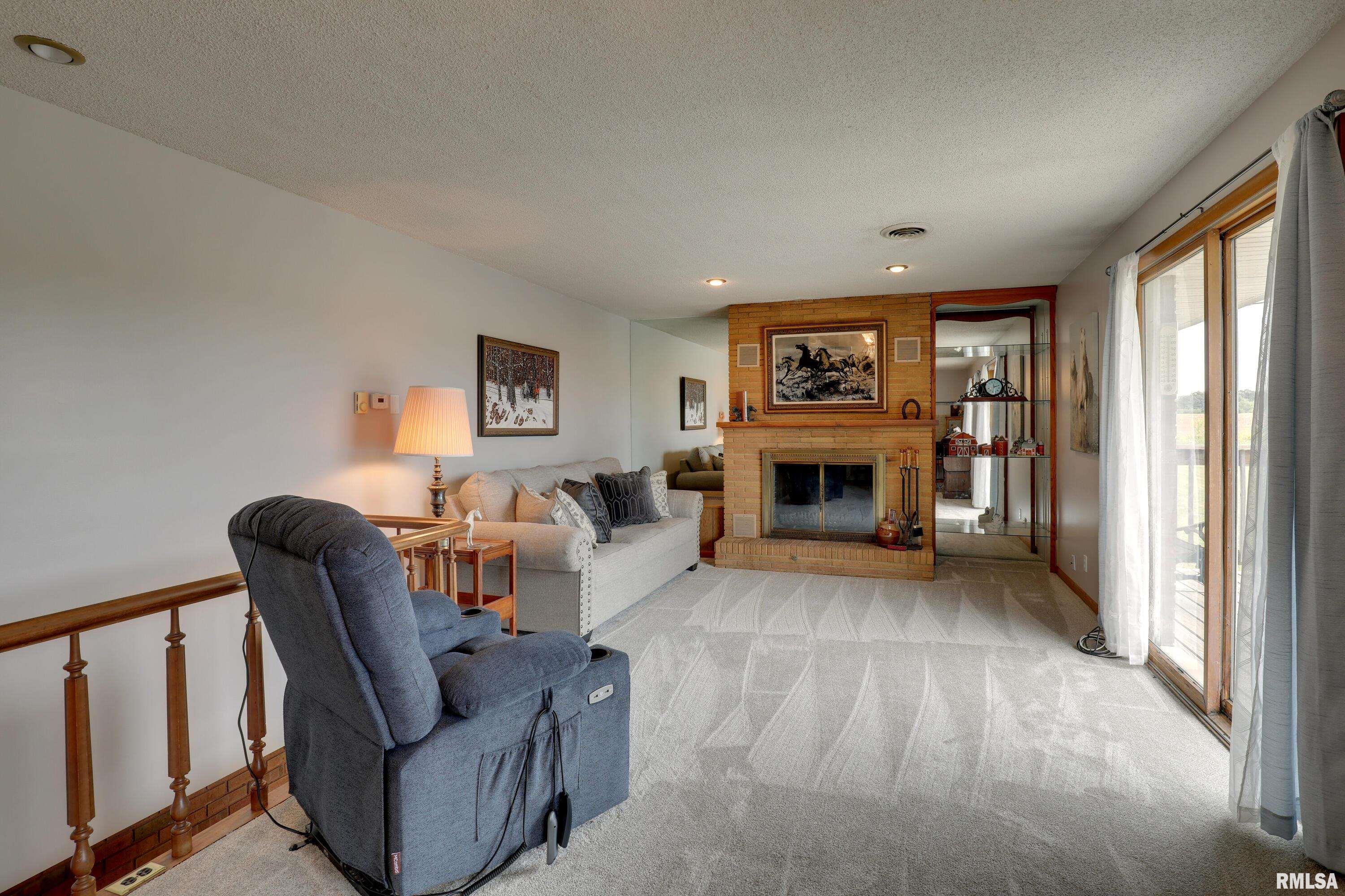 2304 North 1700th Place Camp Point, IL 62320 - Photo 5 of 45