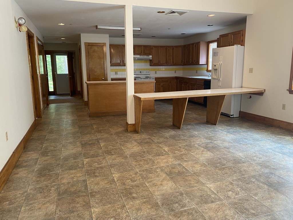 178 Greenwich Plains Road Ware, MA 01082 - Photo 5 of 15