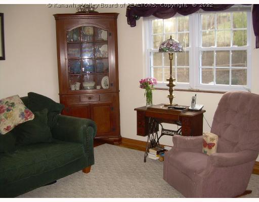 727 Castlegate Road South Charleston, WV 25303 - Photo 6 of 8 Interior Space/Layout.