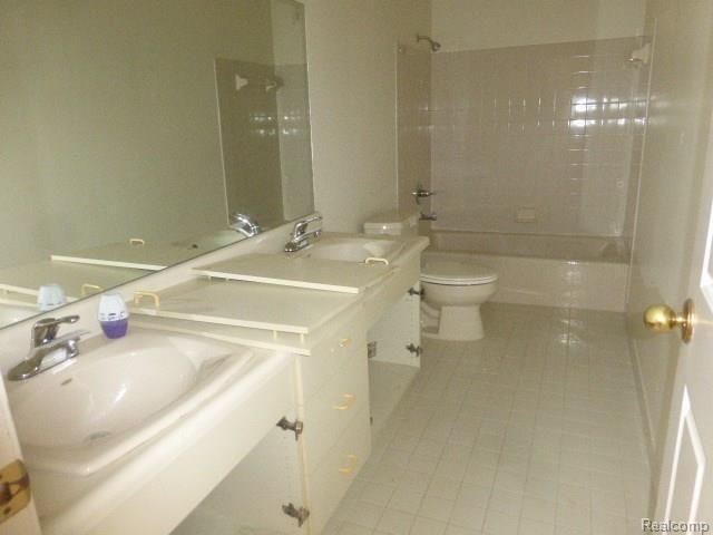 413 Joslyn Road Lake Orion, MI 48362 - Photo 18 of 24 2015-12-07 15.58