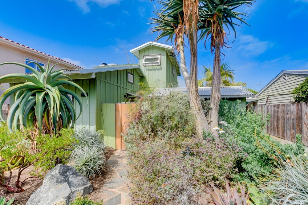 390 La Veta Avenue Encinitas, CA 92024 - Photo 3 of 25