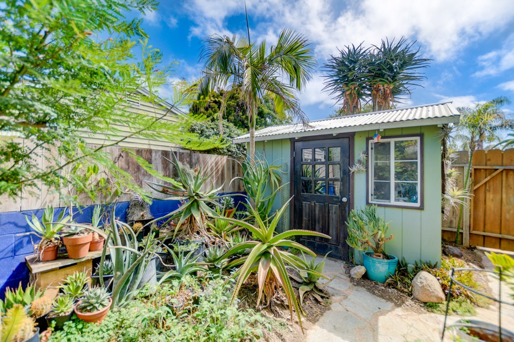 390 La Veta Avenue Encinitas, CA 92024 - Photo 4 of 25