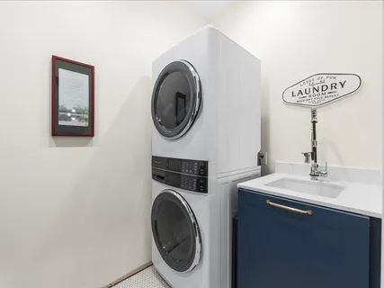 $1,195,000 | 629 East 19th Street, Houston, TX 77008