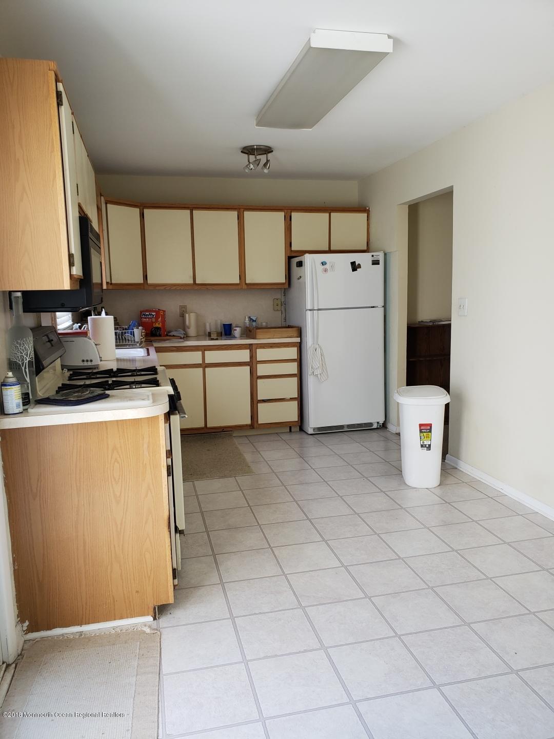 1334 Sleepy Hollow Road Point Pleasant, NJ 08742 - Photo 3 of 4 kitchen