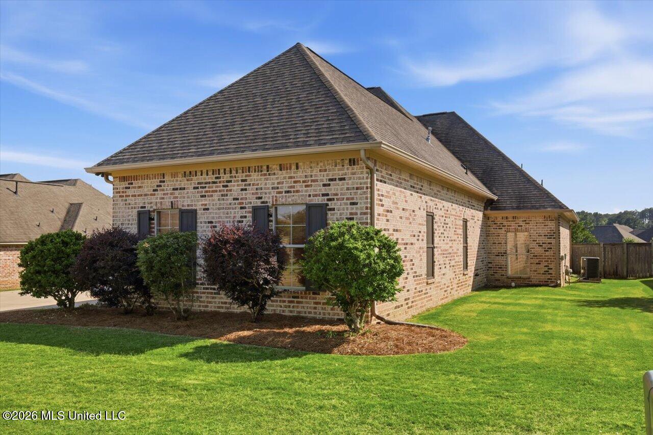 111 Claiborne Street Madison, MS 39110 - Photo 4 of 54 Front of home 3