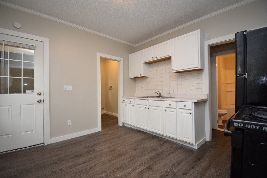 20 Bloomfield Street Springfield, MA 01108 - Photo 14 of 32