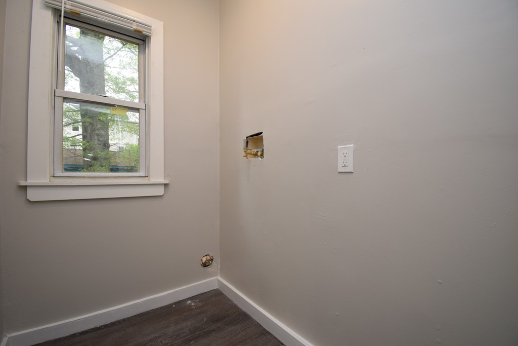 20 Bloomfield Street Springfield, MA 01108 - Photo 16 of 32