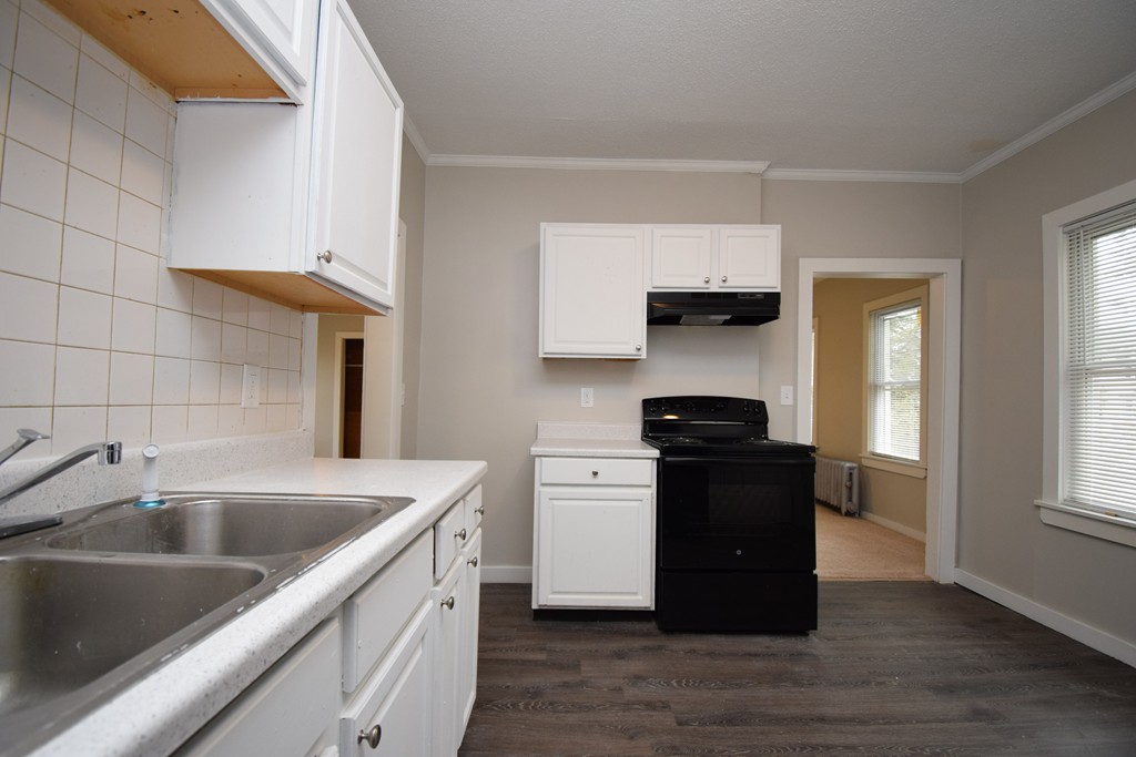 20 Bloomfield Street Springfield, MA 01108 - Photo 29 of 32