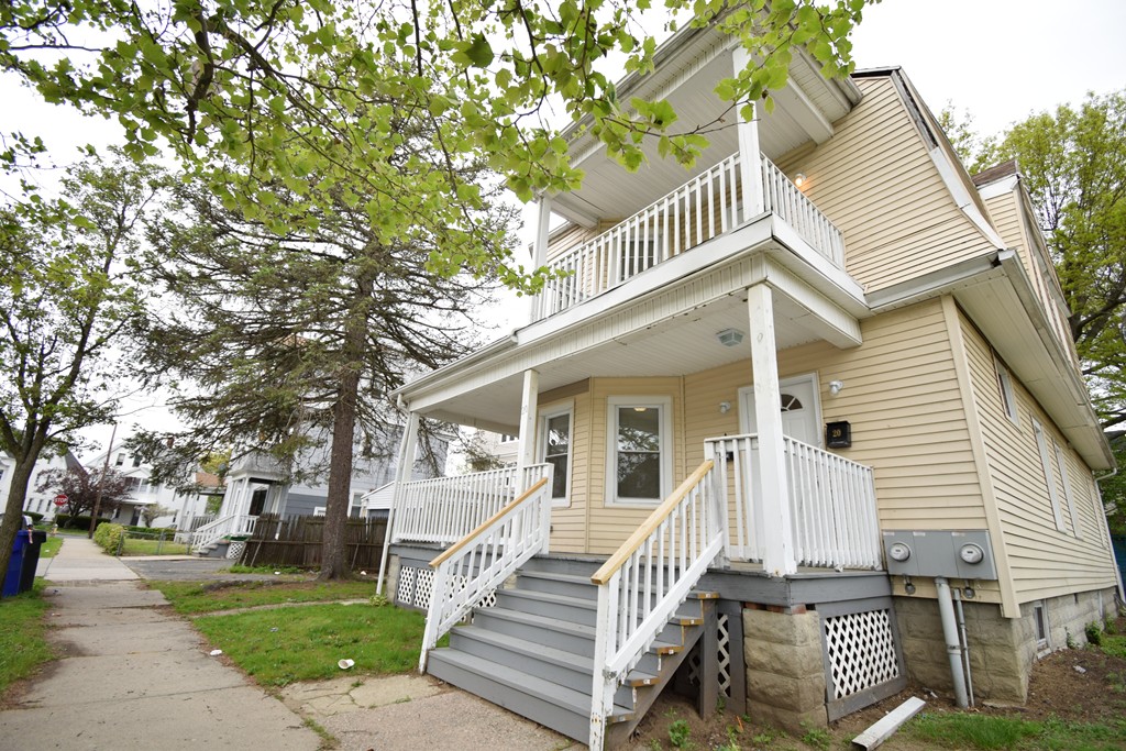 20 Bloomfield Street Springfield, MA 01108 - Photo 3 of 32