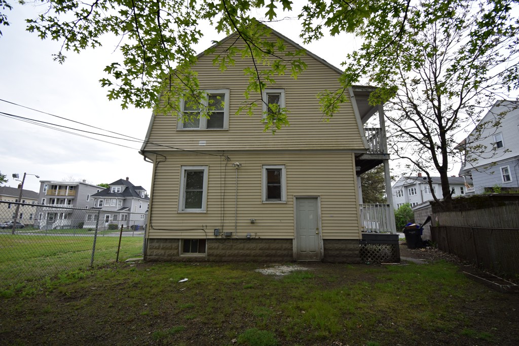 20 Bloomfield Street Springfield, MA 01108 - Photo 6 of 32