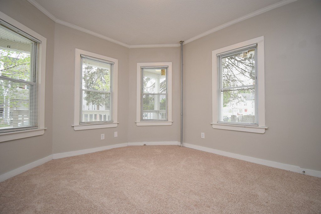 20 Bloomfield Street Springfield, MA 01108 - Photo 7 of 32