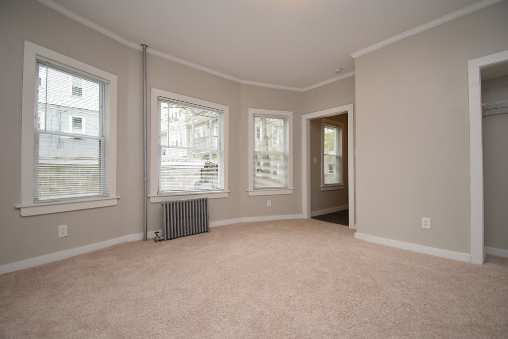 20 Bloomfield Street Springfield, MA 01108 - Photo 9 of 32