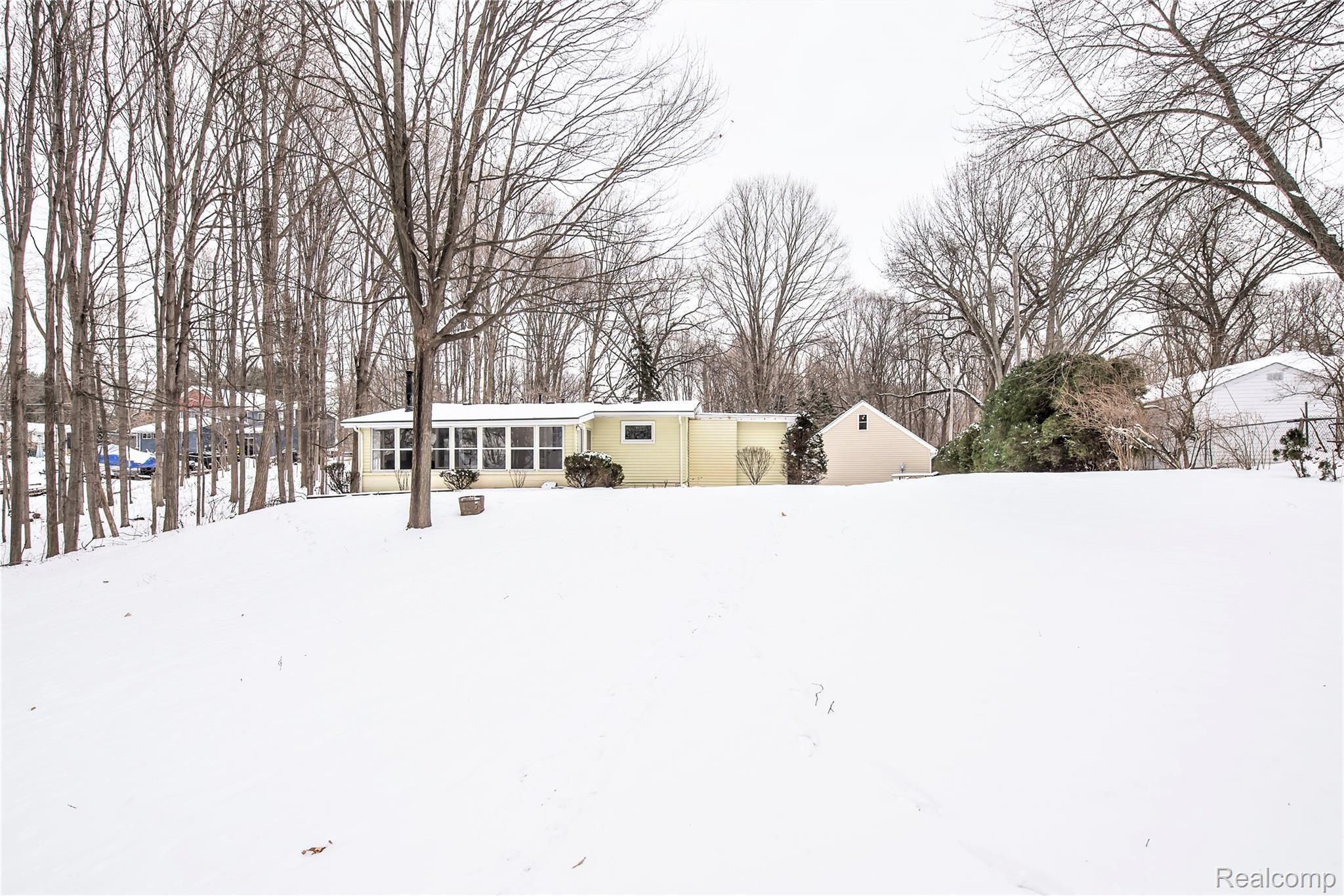 11344 Mcgregor Road Pinckney, MI 48169 - Photo 8 of 43 DSC_8370.jpg