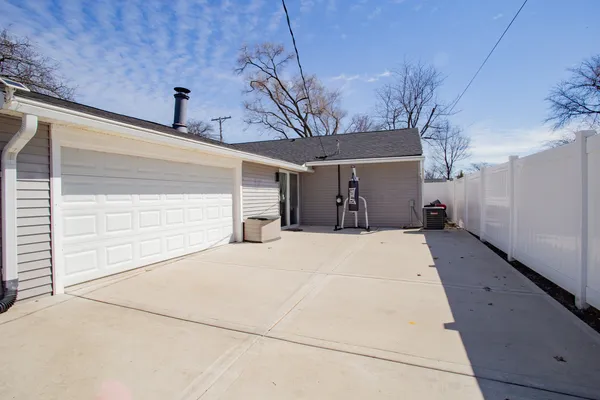 $449,000 | 406 Rose Street, Bensenville, IL 60106