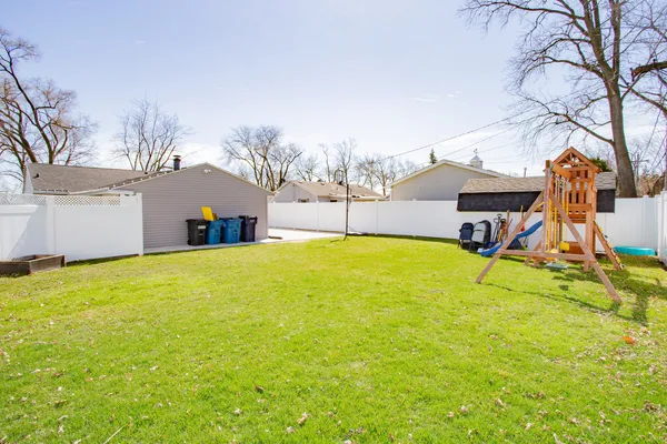 $449,000 | 406 Rose Street, Bensenville, IL 60106