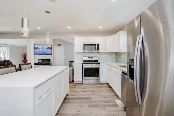 $449,000 | 406 Rose Street, Bensenville, IL 60106