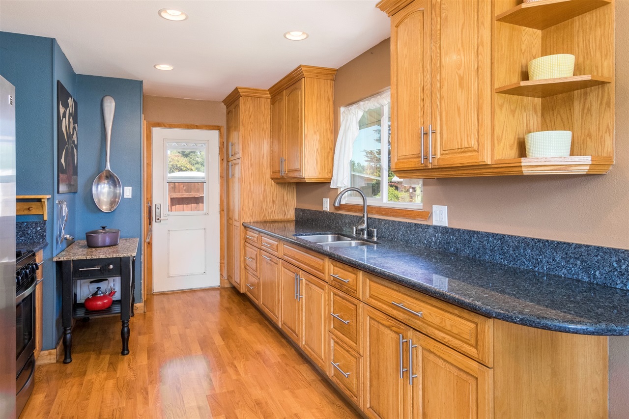 4496 Rolfe Road San Diego, CA 92117 - Photo 9 of 21