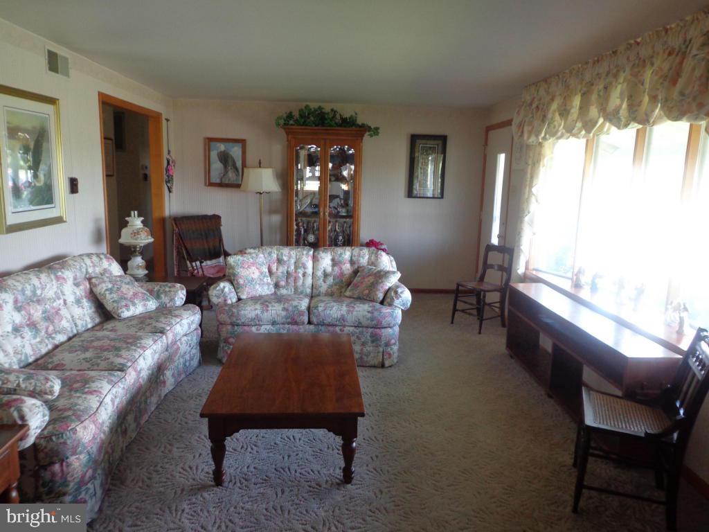 506 Georgetown Road Ronks, PA 17572 - Photo 3 of 18