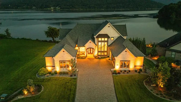 $3,375,000 | 290 Edgewater Way, Jasper, TN 37347