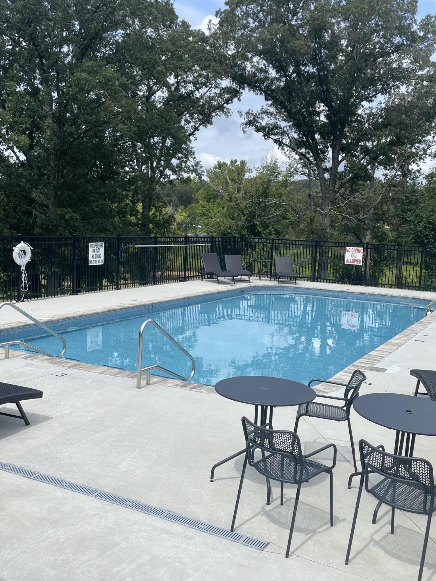 290 Edgewater Way Jasper, TN 37347 - Photo 126 of 128 Crown Harbor Community Pool