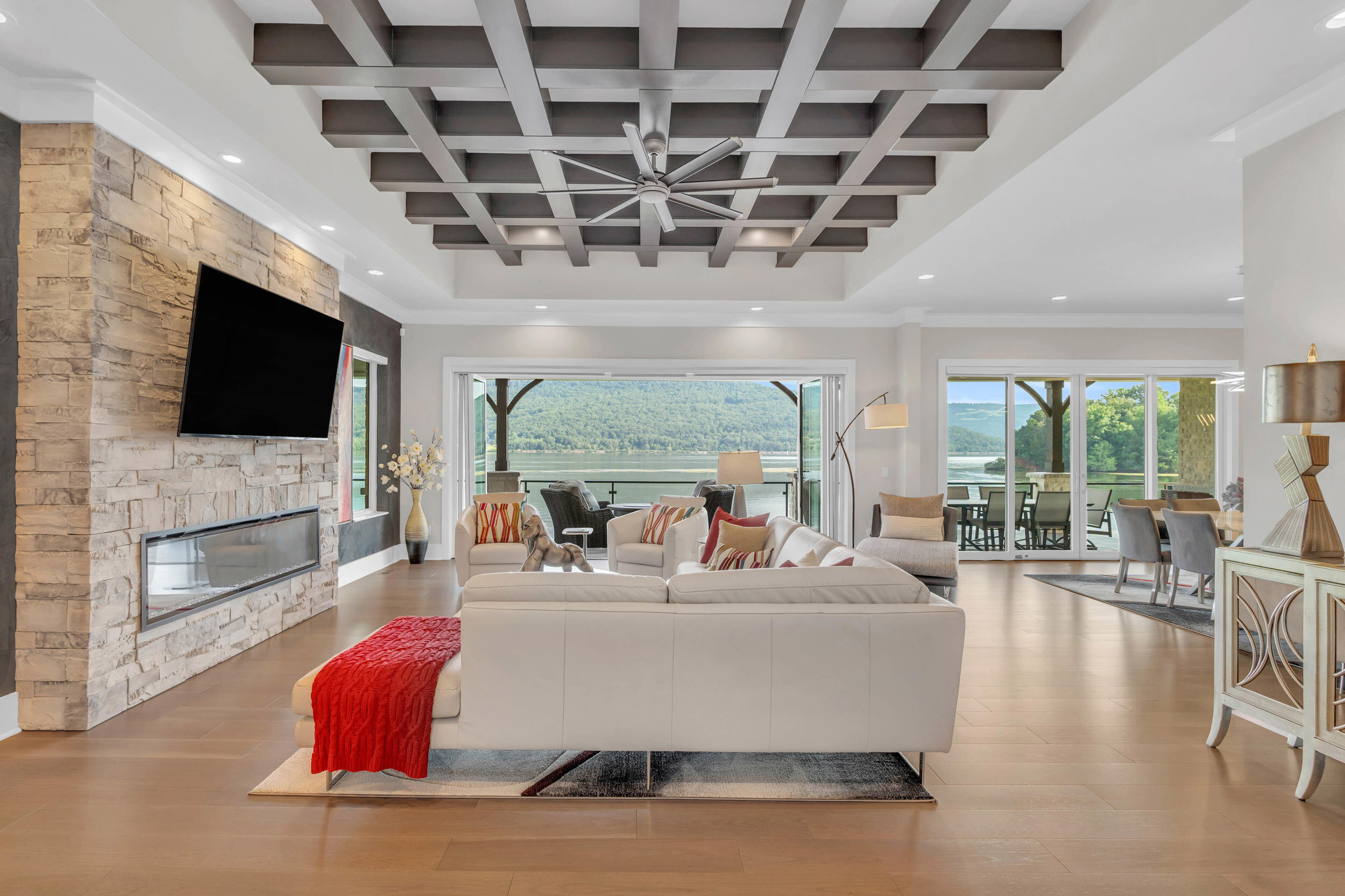 290 Edgewater Way Jasper, TN 37347 - Photo 19 of 128 Great Room