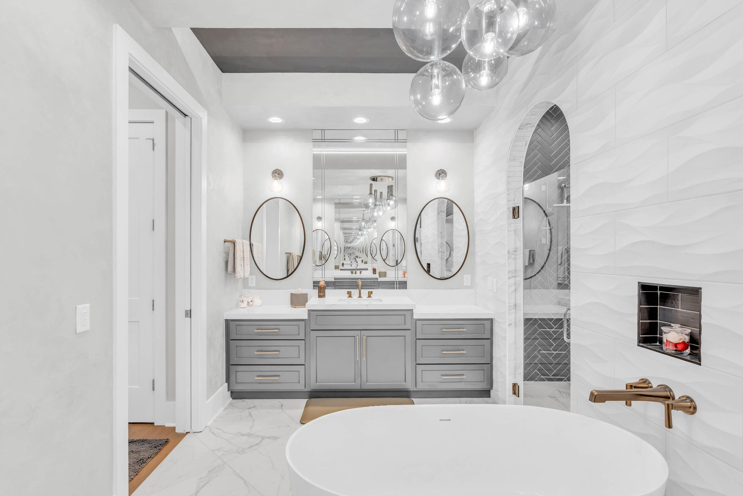 290 Edgewater Way Jasper, TN 37347 - Photo 43 of 128 Primary Suite Bath