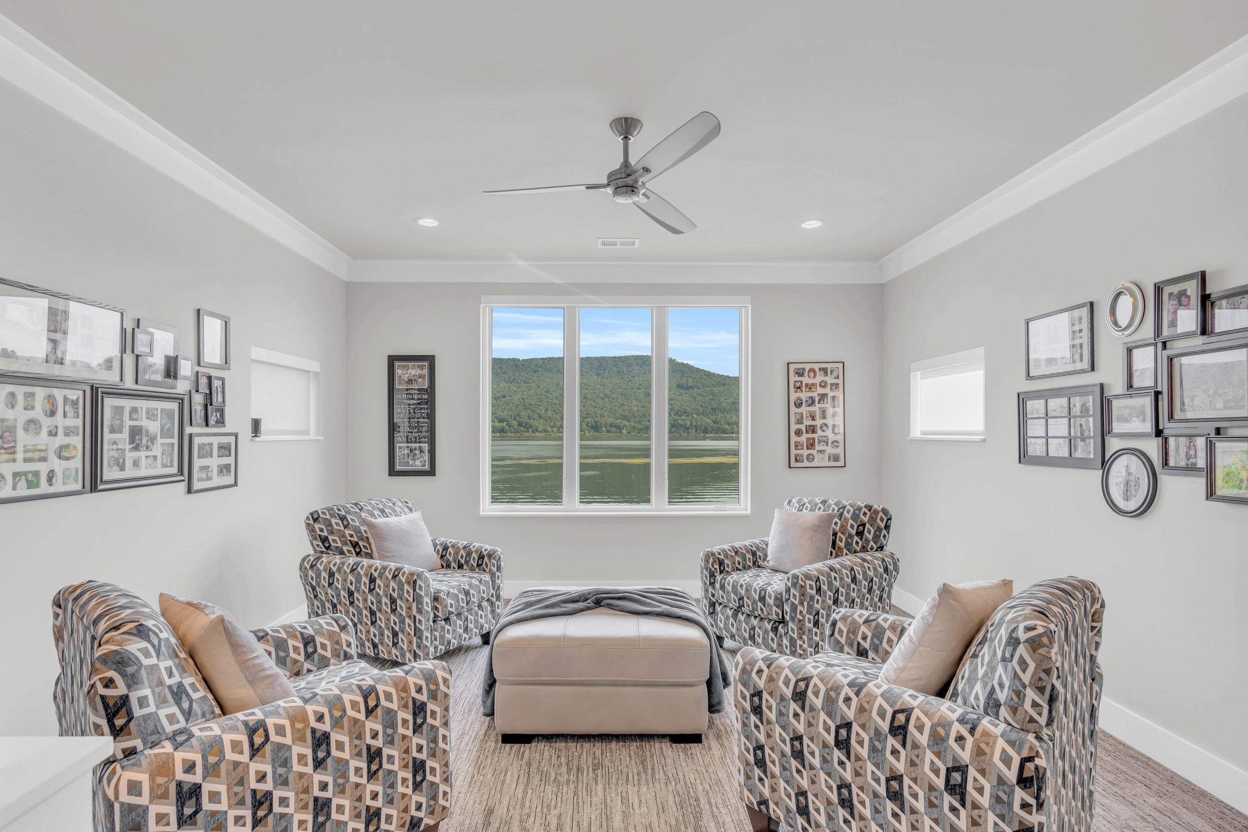 290 Edgewater Way Jasper, TN 37347 - Photo 64 of 128 Second Level Primary Sitting Area