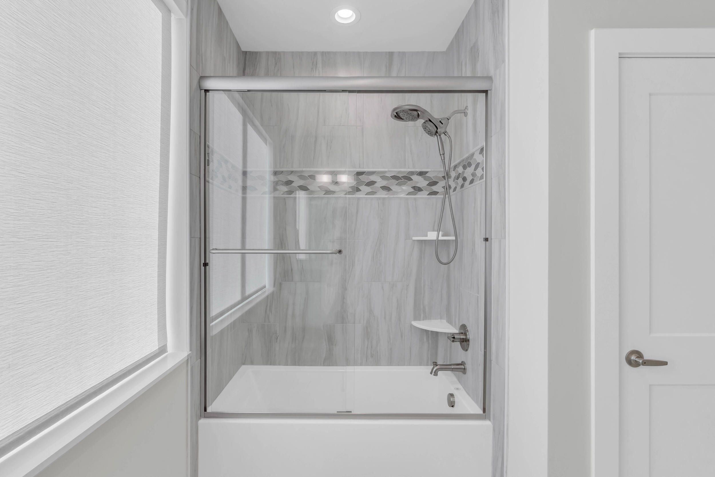 290 Edgewater Way Jasper, TN 37347 - Photo 67 of 128 Second Level Primary Bath