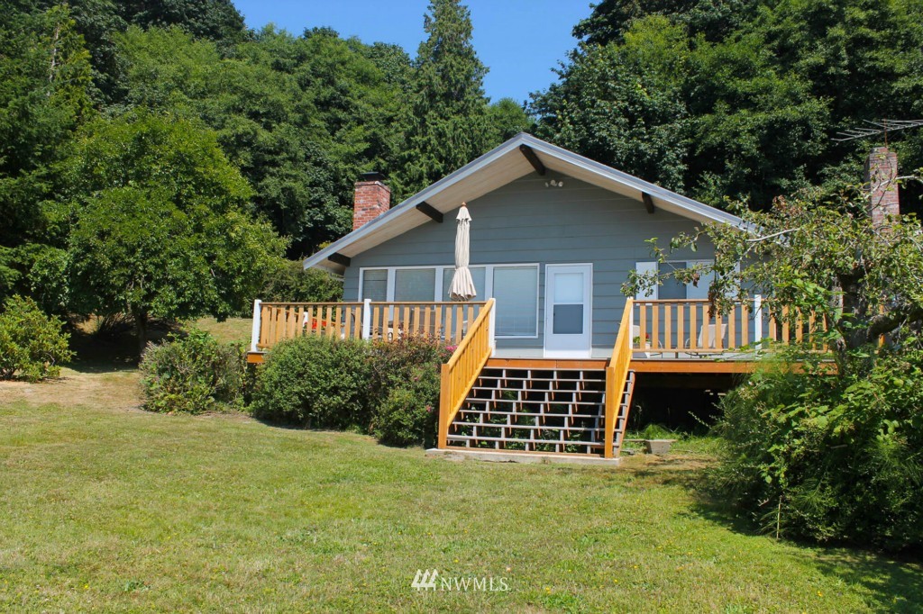 14109 Southwest Caster Road Vashon, WA 98070 - Photo 1 of 25 Gallery Image 1