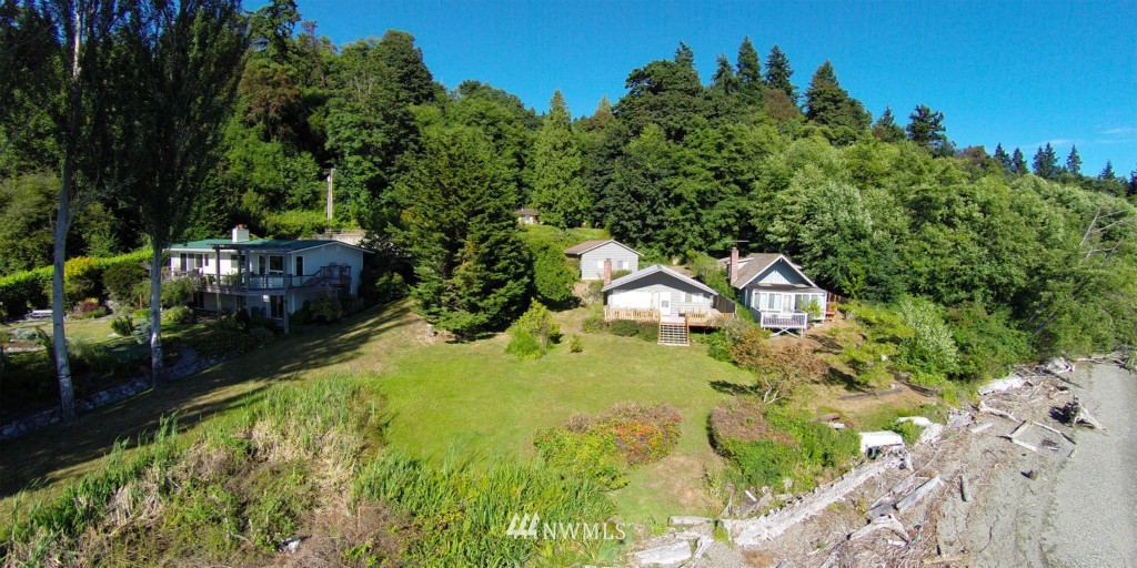 14109 Southwest Caster Road Vashon, WA 98070 - Photo 3 of 25 Gallery Image 3