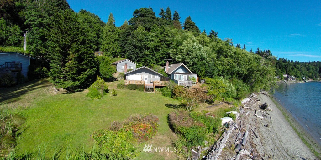 14109 Southwest Caster Road Vashon, WA 98070 - Photo 4 of 25 Gallery Image 4