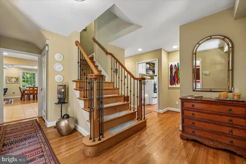 $1,490,000 | 6 Old Stage Court, Rockville, MD 20852
