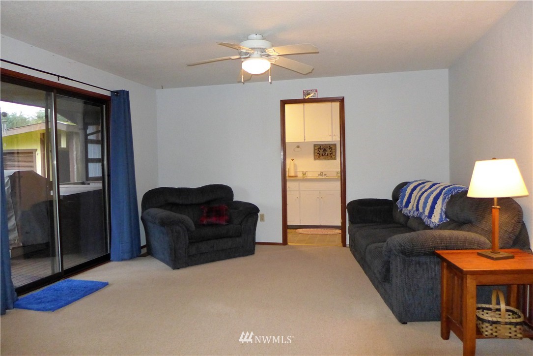 609 Goodrich Road Centralia, WA 98531 - Photo 14 of 25