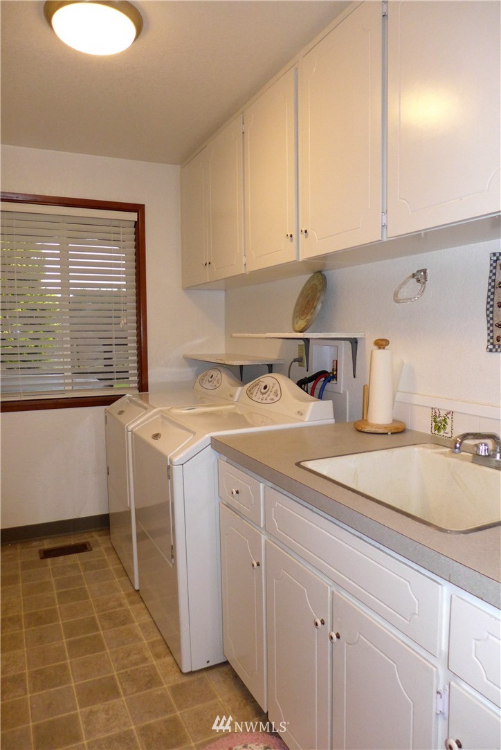 609 Goodrich Road Centralia, WA 98531 - Photo 16 of 25