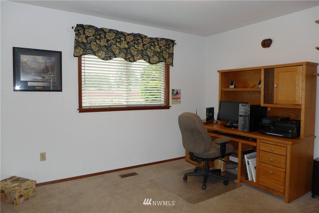 609 Goodrich Road Centralia, WA 98531 - Photo 18 of 25