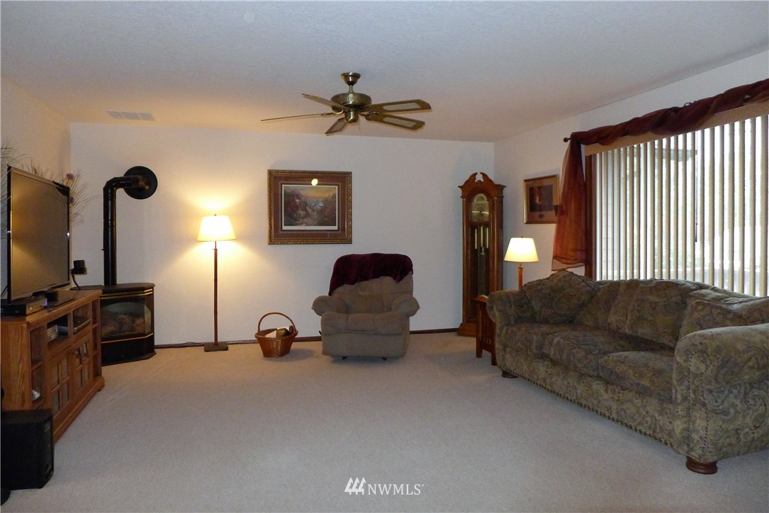 609 Goodrich Road Centralia, WA 98531 - Photo 7 of 25
