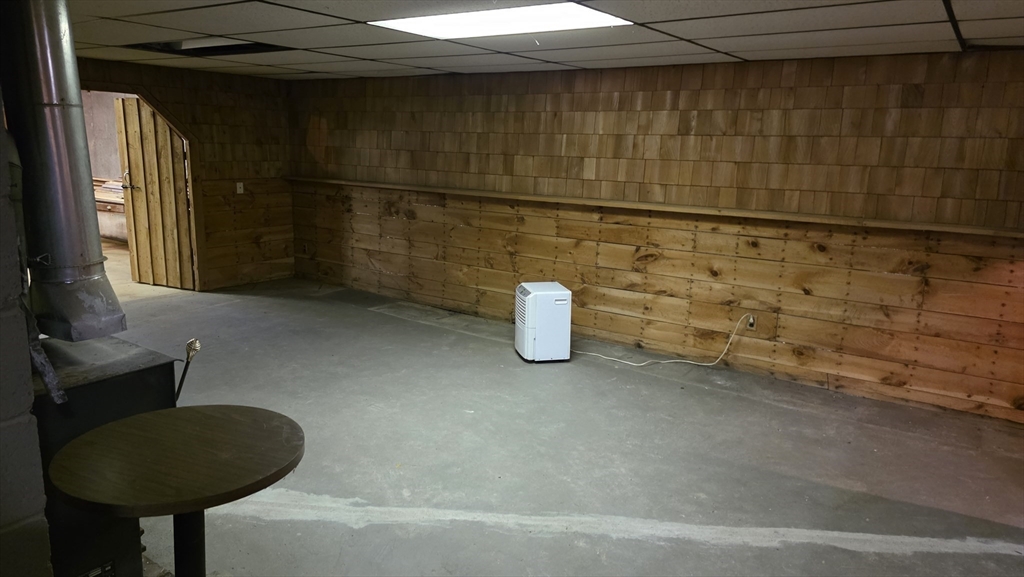 47 Narrows Road Freetown, MA 02702 - Photo 33 of 42