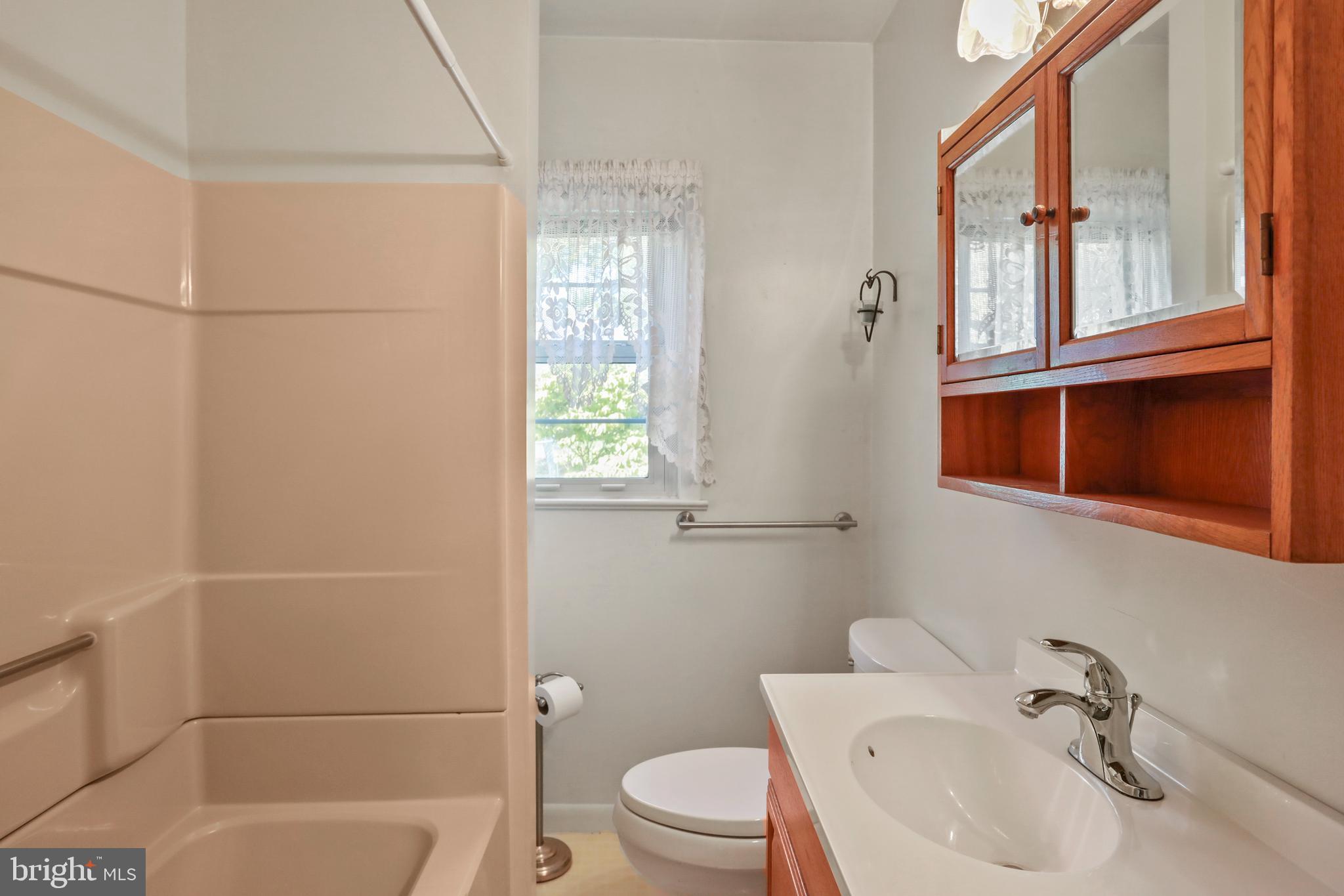 51 Waterfall Road Chester Gap, VA 22623 - Photo 14 of 24 Full bathroom