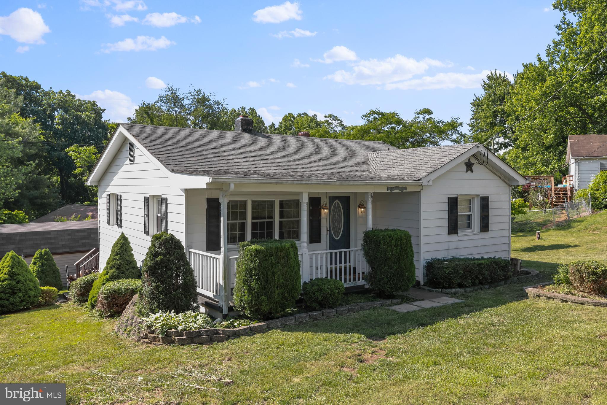 51 Waterfall Road Chester Gap, VA 22623 - Photo 3 of 24 Gallery Image 3