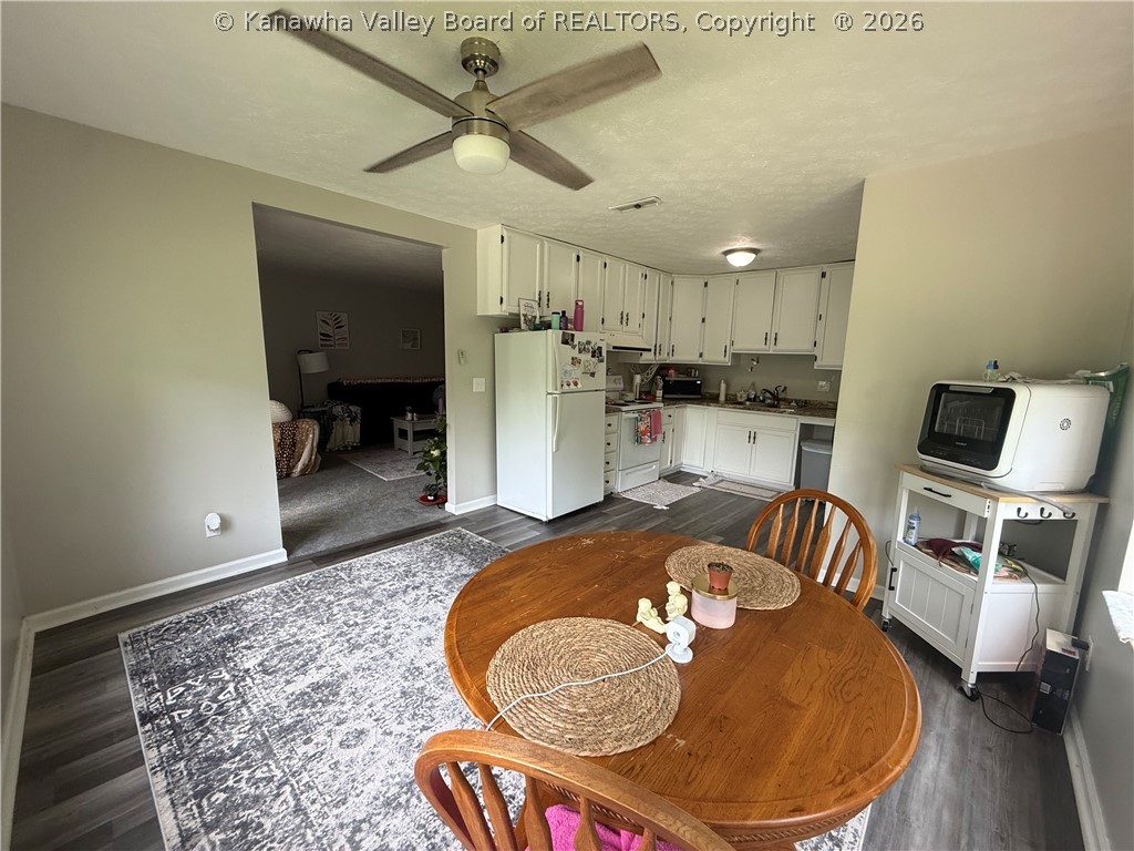 4 Lawnview Road Charleston, WV 25314 - Photo 26 of 32 Apartment #1 Kitchen & Dining