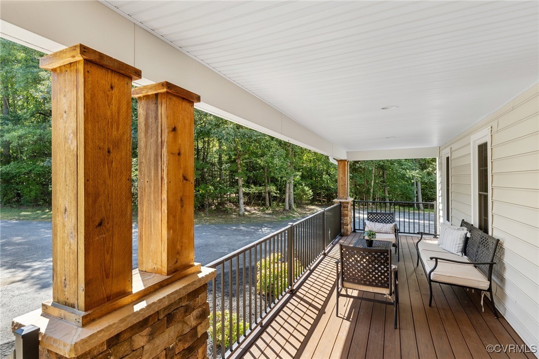 9850 Taylor Road Chesterfield, VA 23838 - Photo 4 of 38 a view of balcony with couch