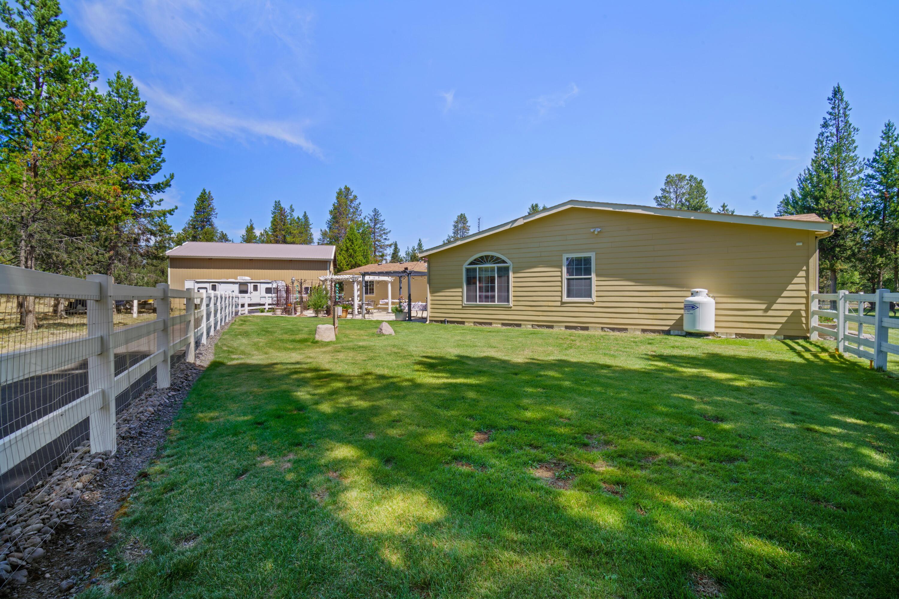 17822 Old Wood Road Bend, OR 97707 - Photo 38 of 43 40