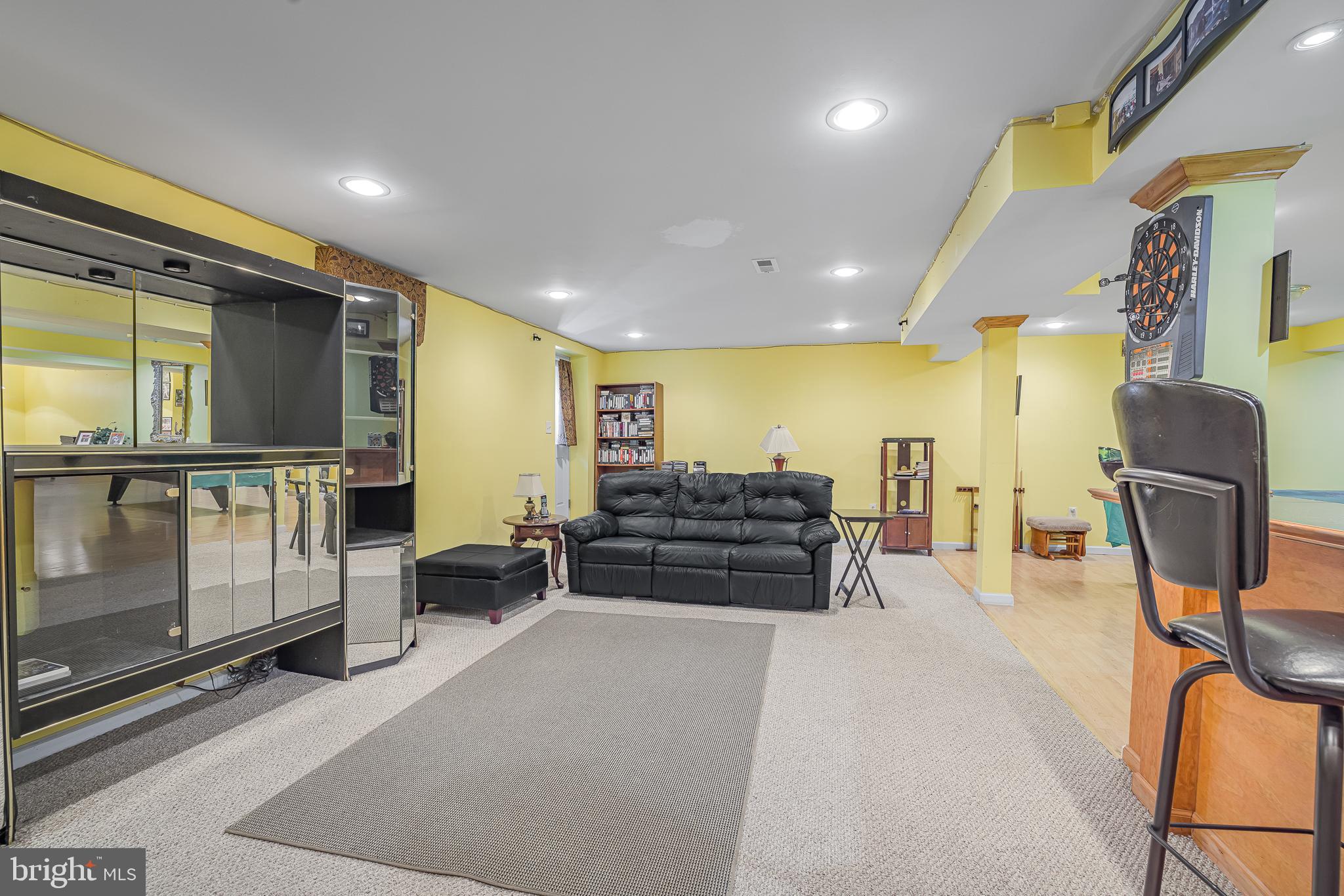 433 Pierce Run Newark, DE 19702 - Photo 31 of 43 a lobby with furniture