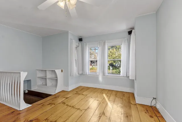 a view of entryway with a front door