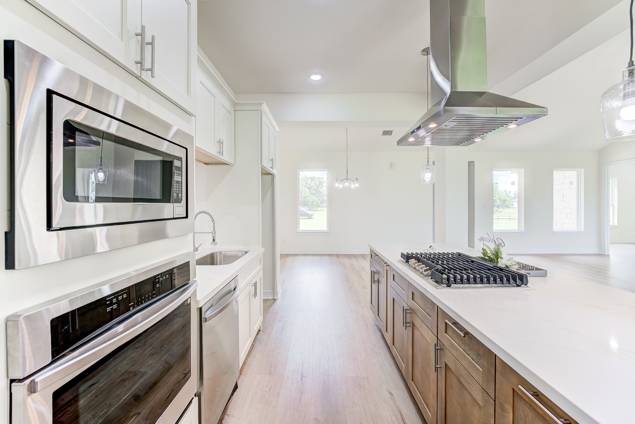 1720 Flintlock Court Angleton, TX 77515 - Photo 8 of 45 Kitchen