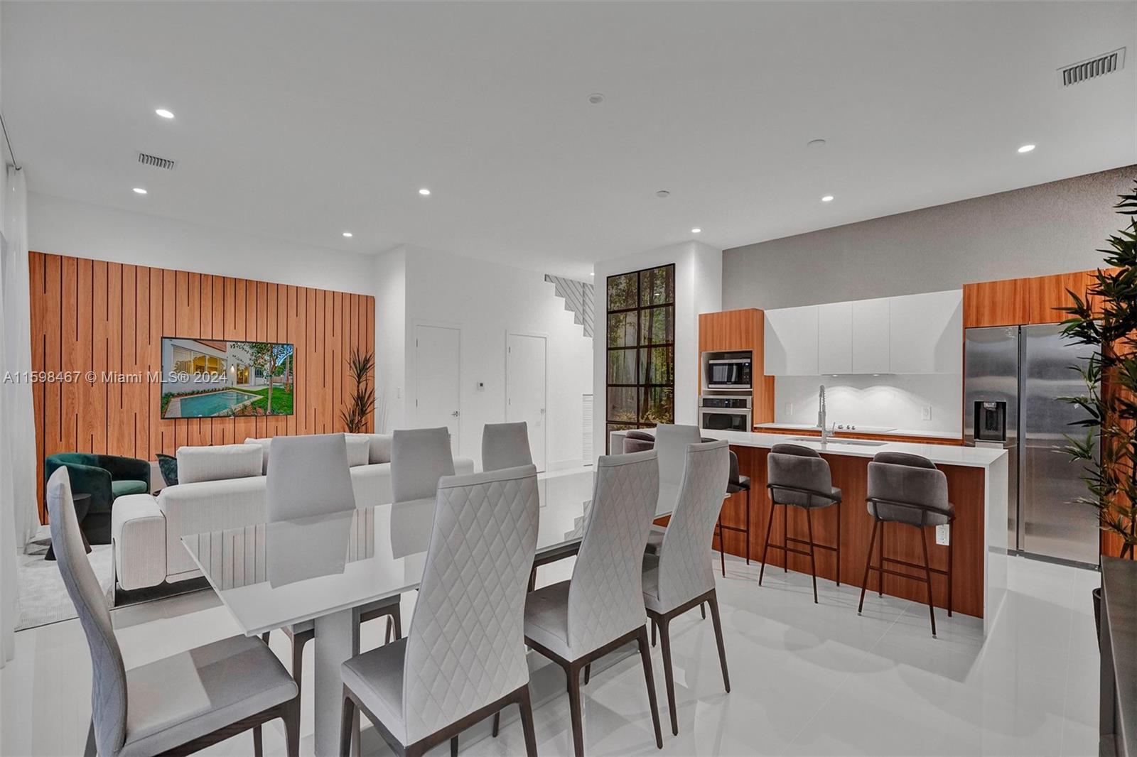 1801 Northeast 13th Street, Unit 1819 Fort Lauderdale, FL 33304 - Photo 2 of 40