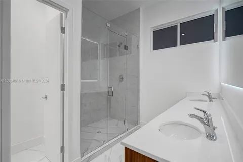 $975,000 | 1801 Northeast 13th Street, Unit 1819, Fort Lauderdale, FL 33304