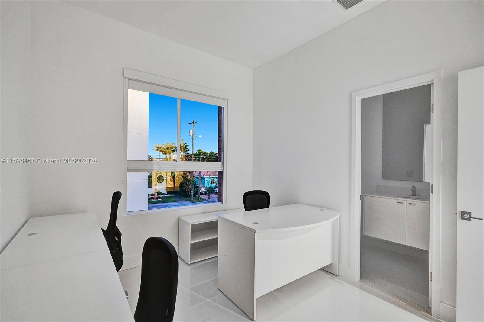 1801 Northeast 13th Street, Unit 1819 Fort Lauderdale, FL 33304 - Photo 29 of 40