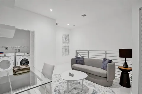 $975,000 | 1801 Northeast 13th Street, Unit 1819, Fort Lauderdale, FL 33304