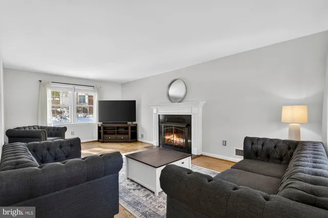 $799,900 | 8905 Side Saddle Road, Springfield, VA 22152